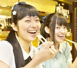 従来の装置に比べて喋りやすく、食事も快適