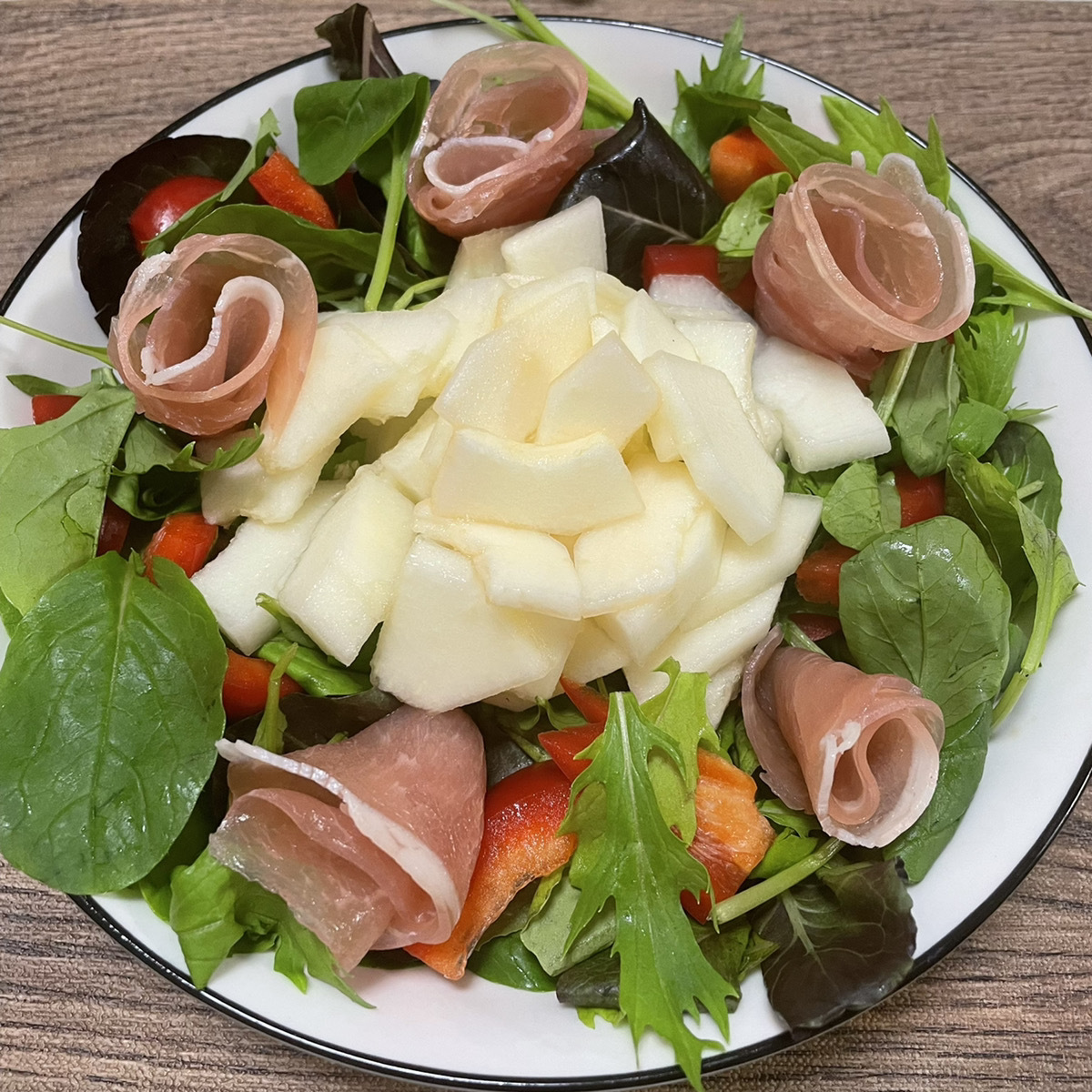 スイカと真桑瓜（マクワウリ）をいただきました♪